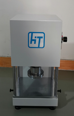 Machine de découpe d'échantillons de laboratoire