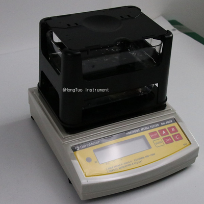 Le compteur numérique électronique de carats d' or, l' équipement portable pour mesurer l' or, la machine de mesure de l' or.